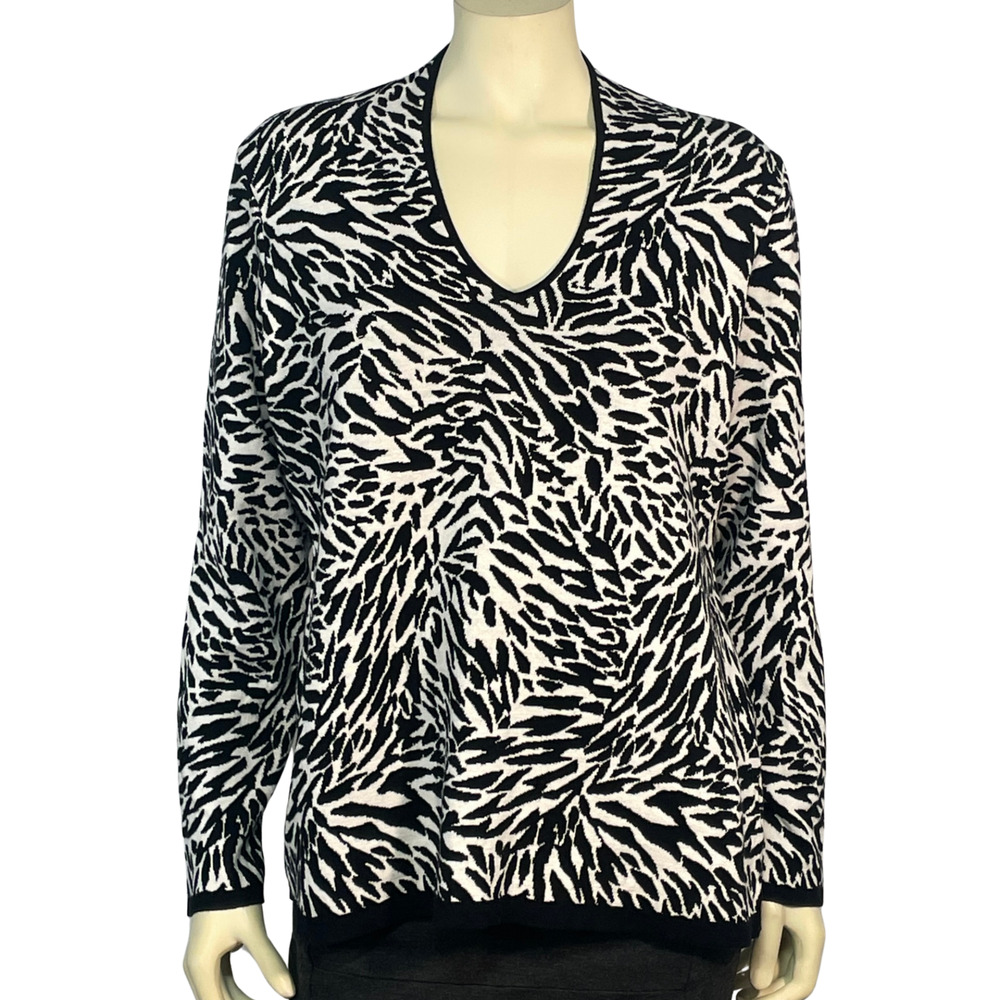 3-FOR-$30 Dana Buchman Sz L Pullover Sweater Teardrop Neckline Animal Print Knit